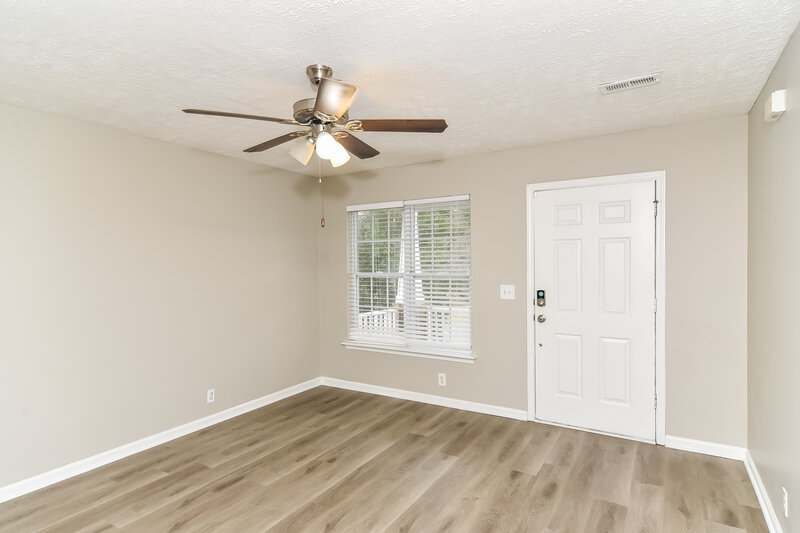 1,990/Mo, 315 Slippery Rock Dr Murfreesboro, TN 37129 Living Room View 2