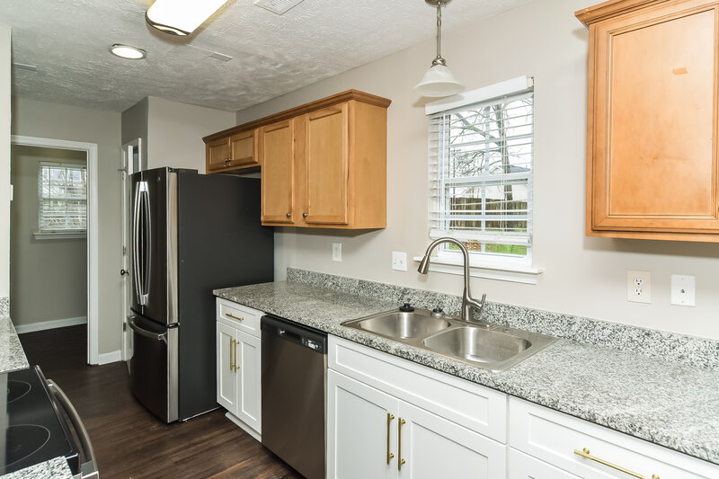1,990/Mo, 315 Slippery Rock Dr Murfreesboro, TN 37129 Kitchen View