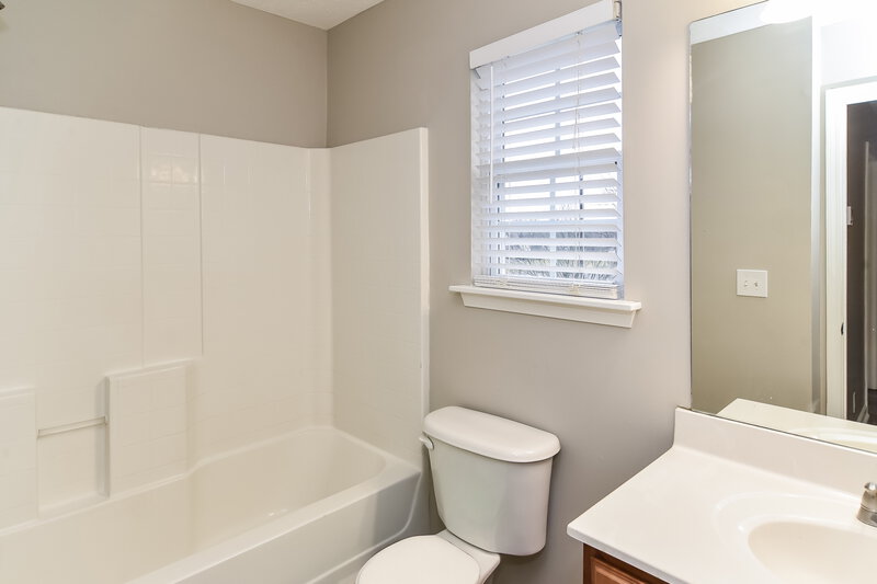 1,990/Mo, 315 Slippery Rock Dr Murfreesboro, TN 37129 Bathroom View
