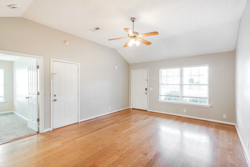 1,895/Mo, 8009 Maggie Ct Antioch, TN 37013 Living Room View