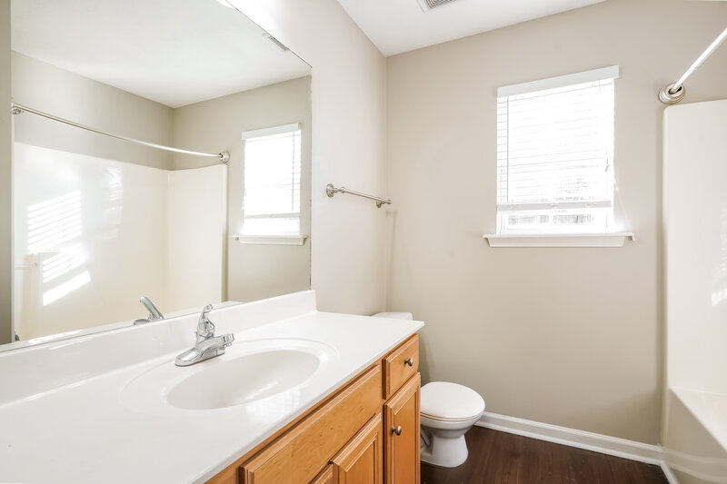 1,895/Mo, 8009 Maggie Ct Antioch, TN 37013 Main Bathroom View