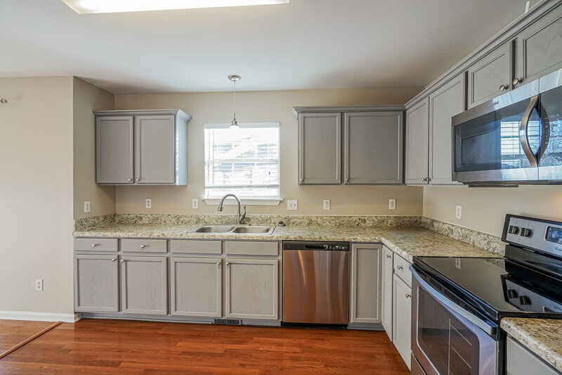 2,635/Mo, 126 Sumner Meadows Ln Hendersonville, TN 37075 Kitchen View 2