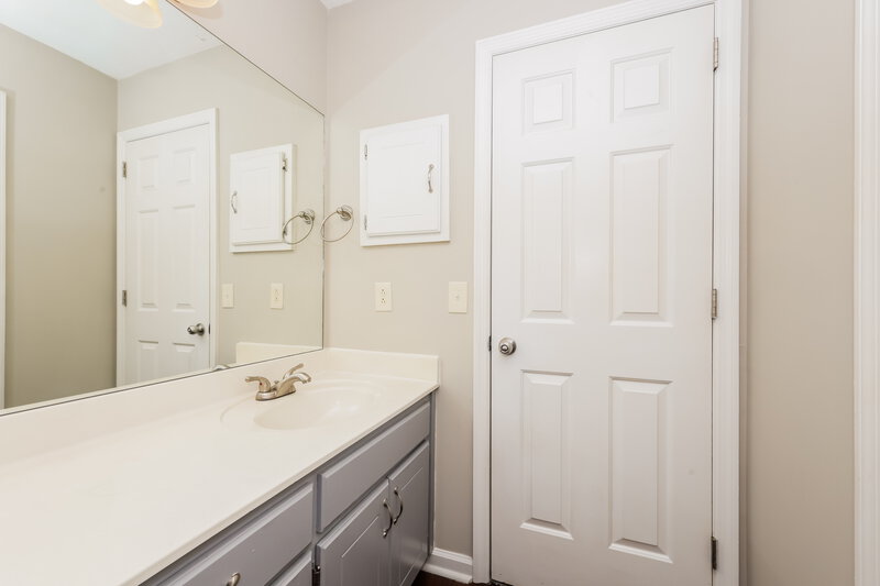 2,370/Mo, 603 McGivney Ct Smyrna, TN 37167 Main Bathroom View 2