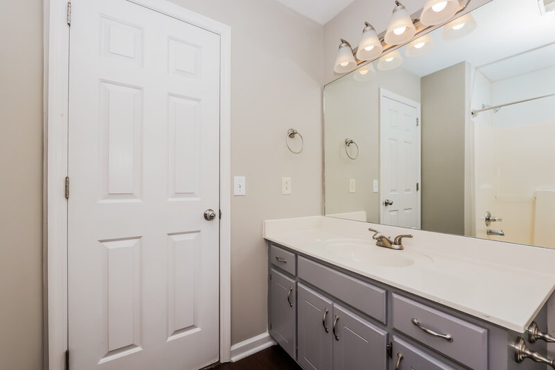 2,370/Mo, 603 McGivney Ct Smyrna, TN 37167 Bathroom View