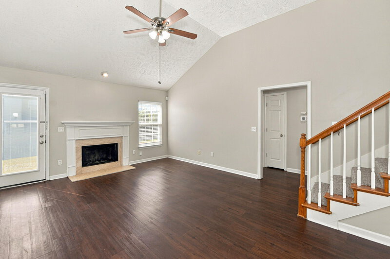 2,335/Mo, 4020 Sequoia Trl Spring Hill, TN 37174 Family Room View 2