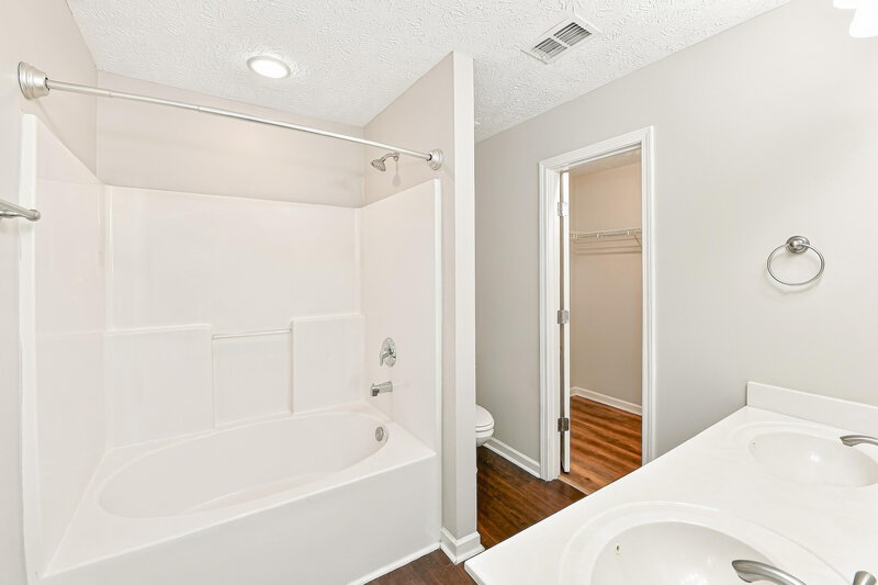 2,335/Mo, 4020 Sequoia Trl Spring Hill, TN 37174 Primary Bathroom View