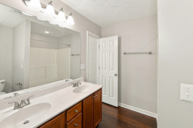 2,335/Mo, 4020 Sequoia Trl Spring Hill, TN 37174 Primary Bathroom View 2