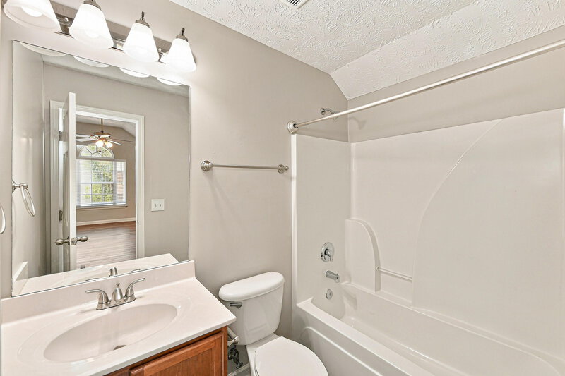 2,335/Mo, 4020 Sequoia Trl Spring Hill, TN 37174 Bathroom View 2