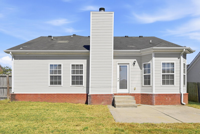2,335/Mo, 4020 Sequoia Trl Spring Hill, TN 37174 Rear View
