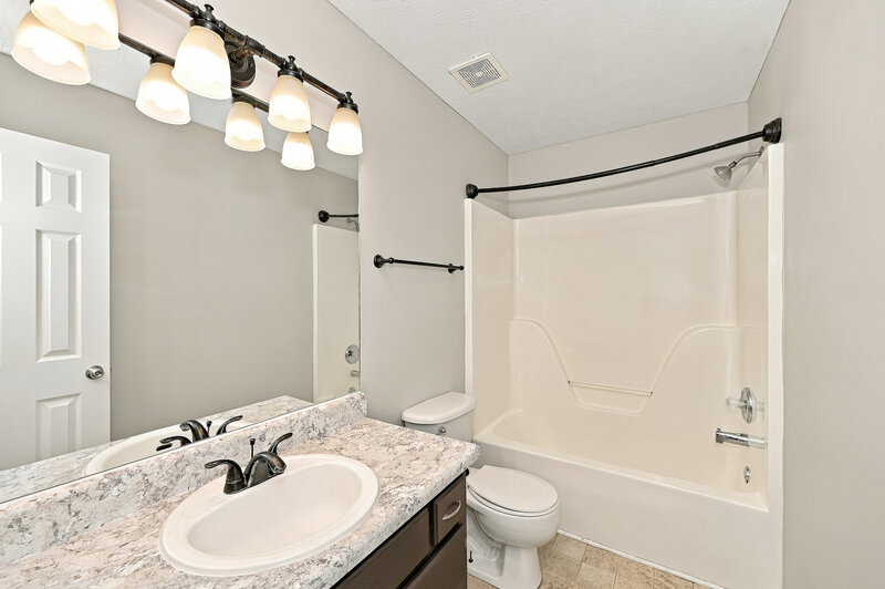 2,180/Mo, 715 Whispering Breeze Mt Juliet, TN 37122 Bathroom View