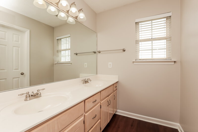 3,330/Mo, 1004 Don Blair Dr Smyrna, TN 37167 Main Bathroom View