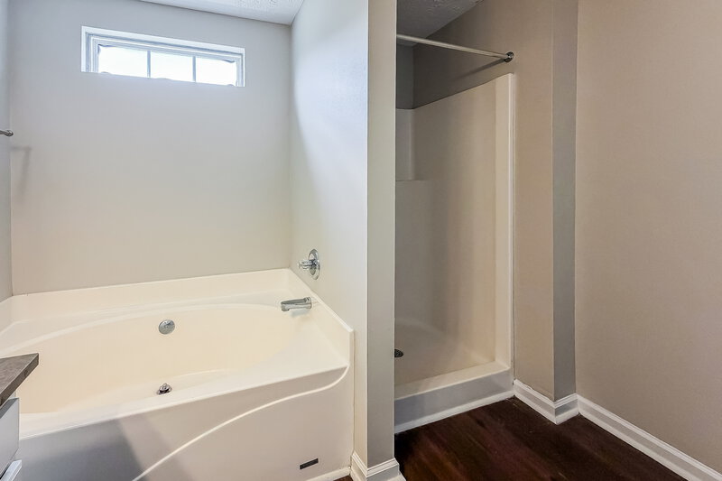 1,995/Mo, 4152 Pleasant Colony Dr Antioch, TN 37013 Main Bathroom View 2