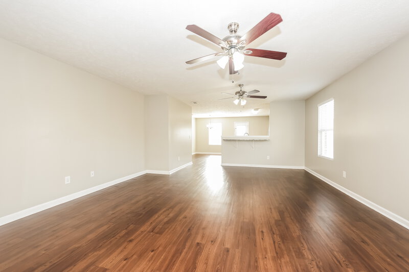 1,805/Mo, 3671 Blaze Dr Murfreesboro, TN 37128 Living Room View 2