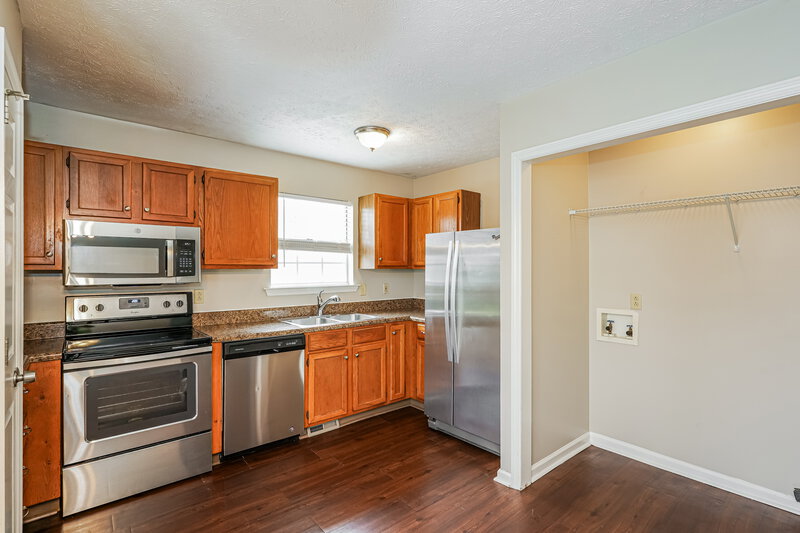 1,905/Mo, 4020 Calumet Dr Antioch, TN 37013 Kitchen View