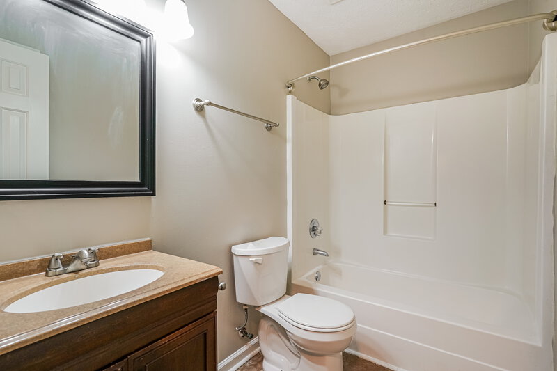1,905/Mo, 4020 Calumet Dr Antioch, TN 37013 Bathroom View 2