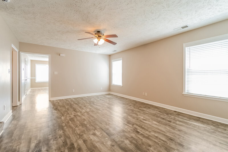 2,295/Mo, 1625 Beaconcrest Cir Murfreesboro, TN 37128 Living Room View 2