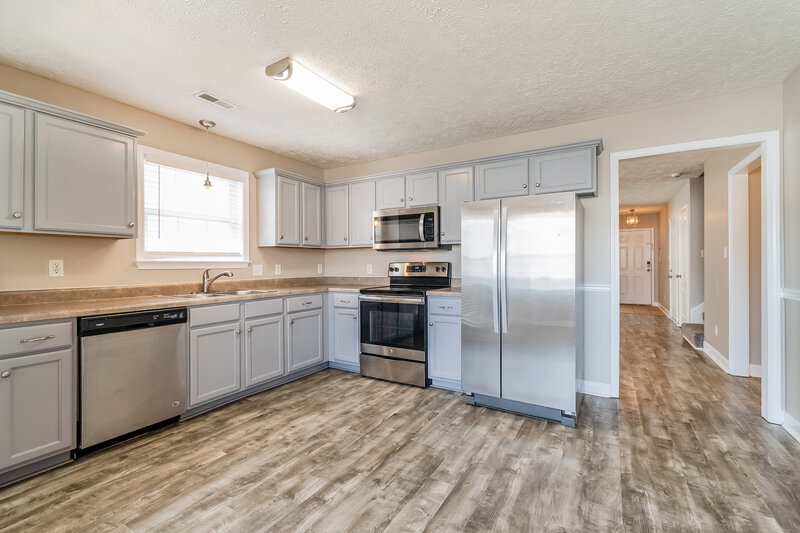 2,295/Mo, 1625 Beaconcrest Cir Murfreesboro, TN 37128 Kitchen View