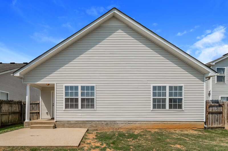 2,295/Mo, 1625 Beaconcrest Cir Murfreesboro, TN 37128 Rear View