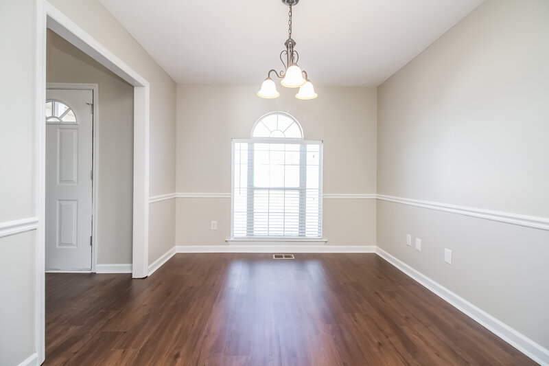 2,140/Mo, 918 Tal Ln La Vergne, TN 37086 Dining Room View 2