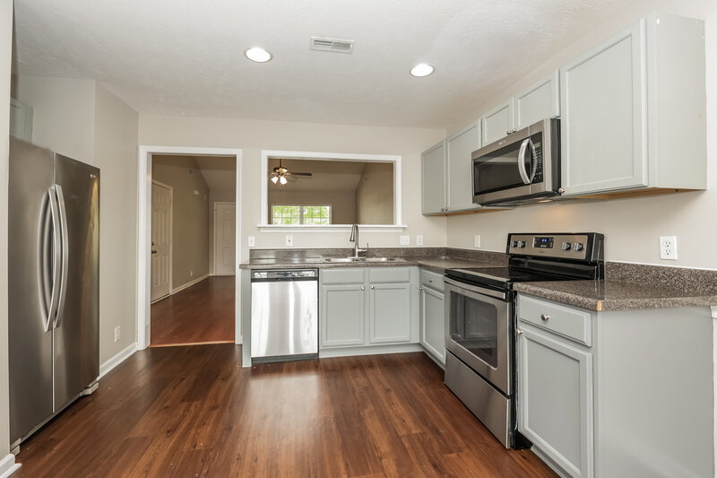 1,965/Mo, 1017 Cheryl Ln La Vergne, TN 37086 Kitchen View 2
