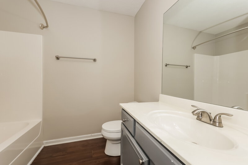 1,965/Mo, 1017 Cheryl Ln La Vergne, TN 37086 Bathroom View