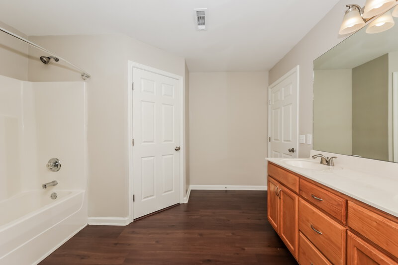 2,035/Mo, 1301 Bundy Ct Smyrna, TN 37167 Main Bathroom View 2