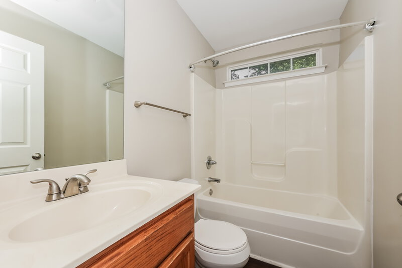 2,035/Mo, 1301 Bundy Ct Smyrna, TN 37167 Bathroom View