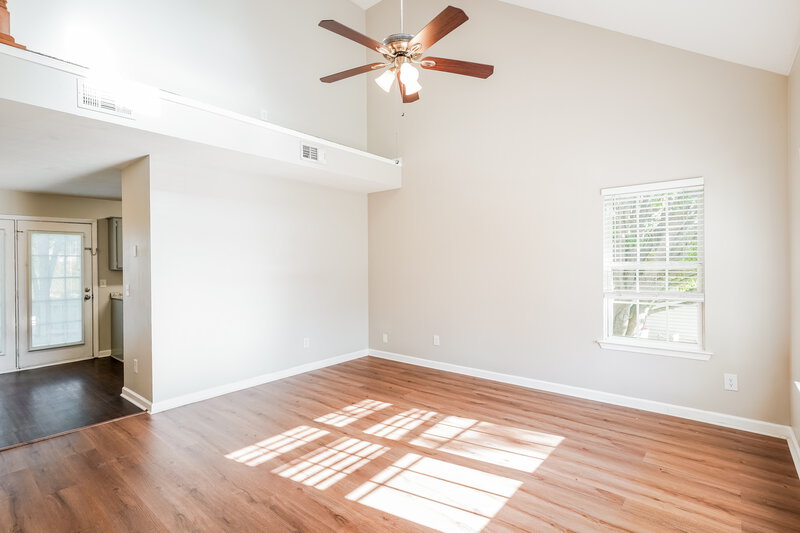 2,155/Mo, 404 Barking Dr Smyrna, TN 37167 Living Room View