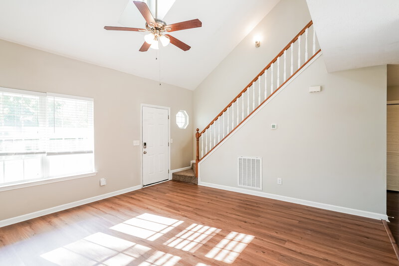 2,155/Mo, 404 Barking Dr Smyrna, TN 37167 Living Room View 2