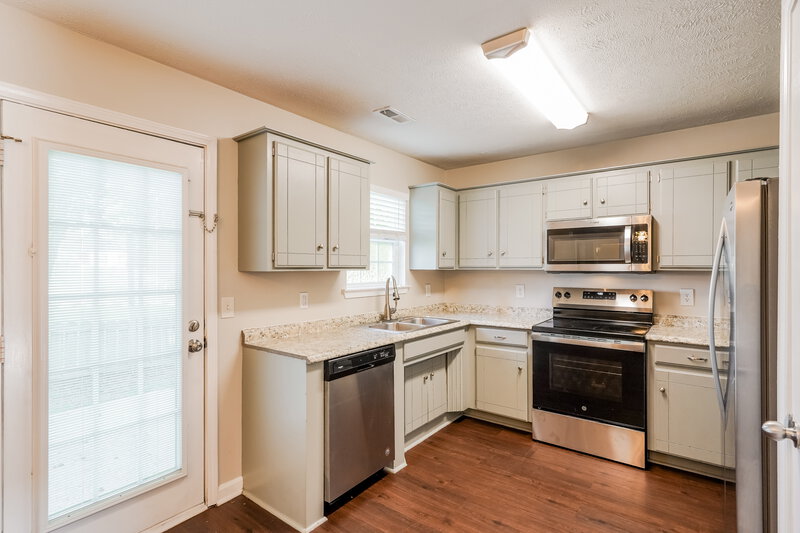 2,155/Mo, 404 Barking Dr Smyrna, TN 37167 Kitchen View 2