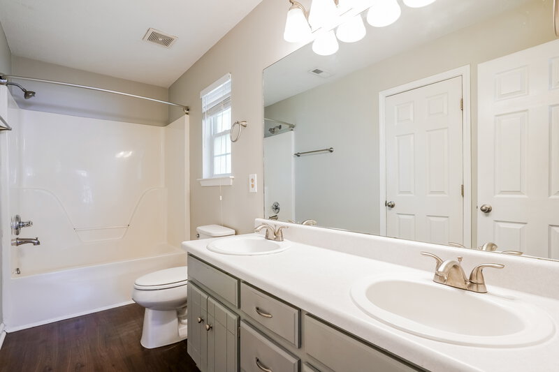 2,155/Mo, 404 Barking Dr Smyrna, TN 37167 Main Bathroom View