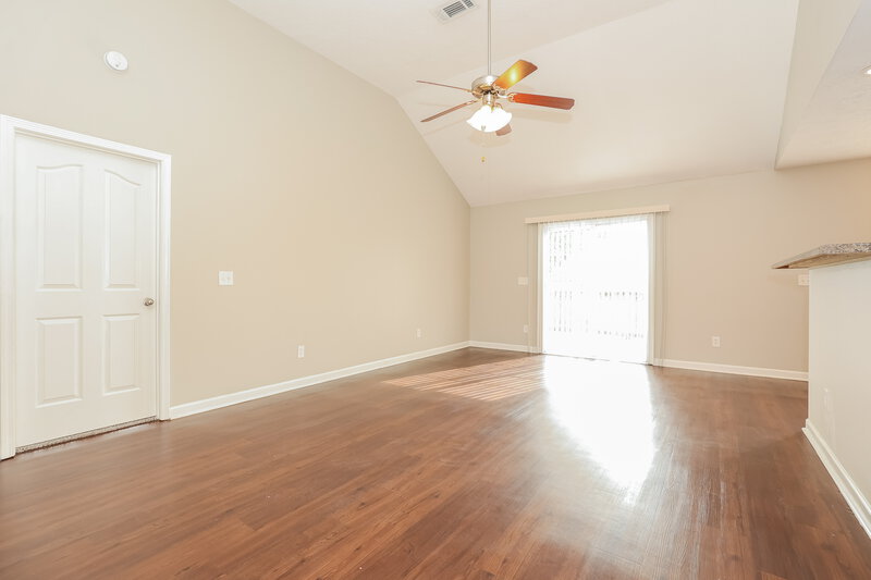 1,910/Mo, 1029 Tammy Sue Ln La Vergne, TN 37086 Living Room View