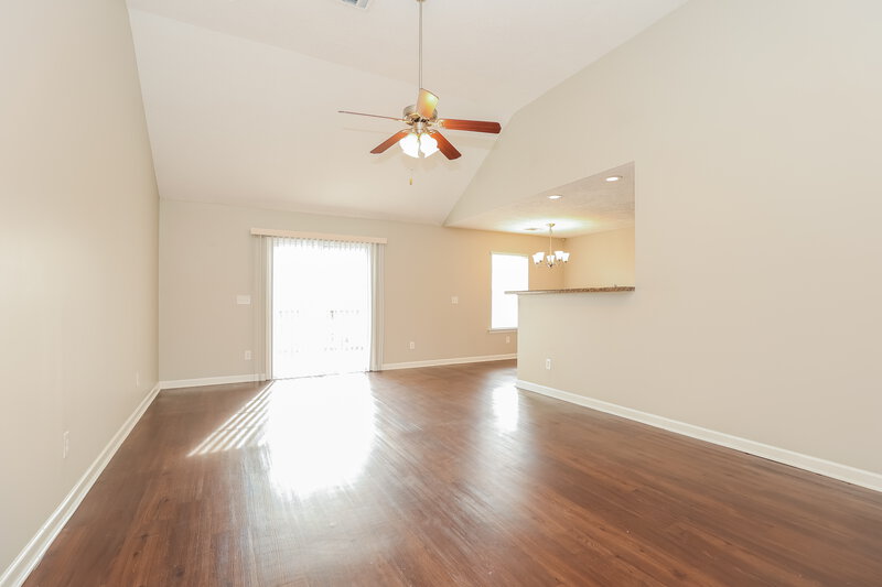 1,910/Mo, 1029 Tammy Sue Ln La Vergne, TN 37086 Living Room View 2