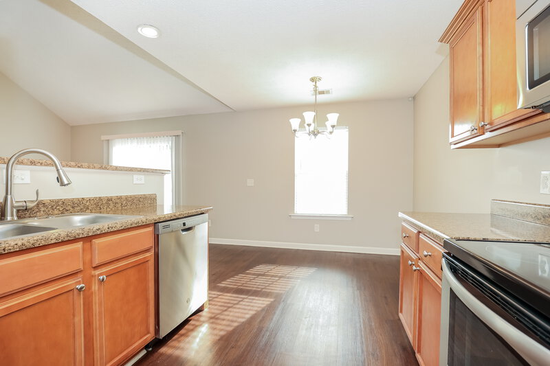 1,910/Mo, 1029 Tammy Sue Ln La Vergne, TN 37086 Kitchen View