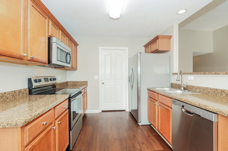 1,910/Mo, 1029 Tammy Sue Ln La Vergne, TN 37086 Kitchen View 2