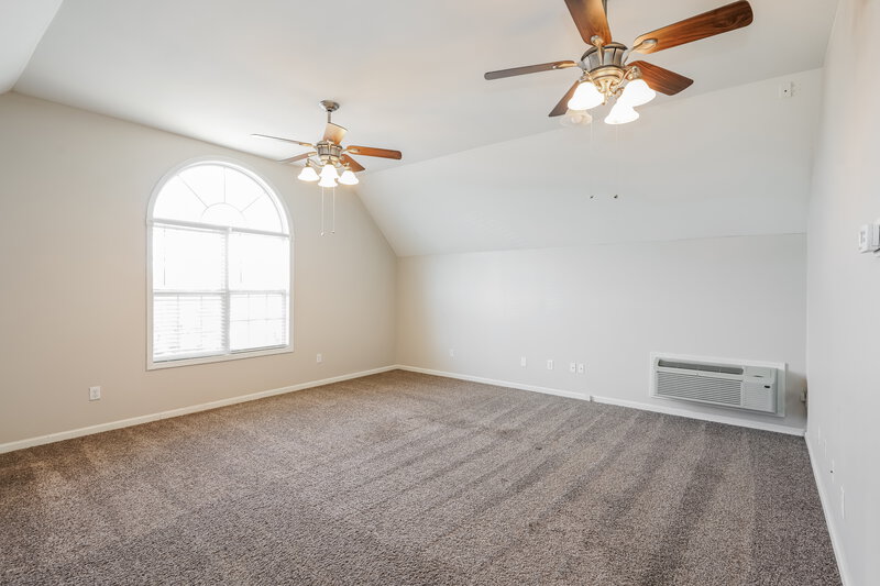 2,320/Mo, 268 Iris Dr Hendersonville, TN 37075 Sitting Room View