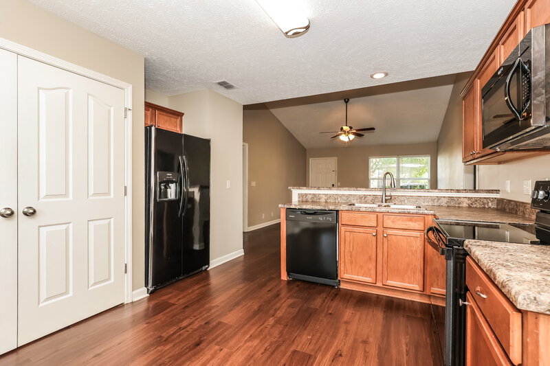 1,845/Mo, 2219 Cason Trl Murfreesboro, TN 37128 Kitchen View 2