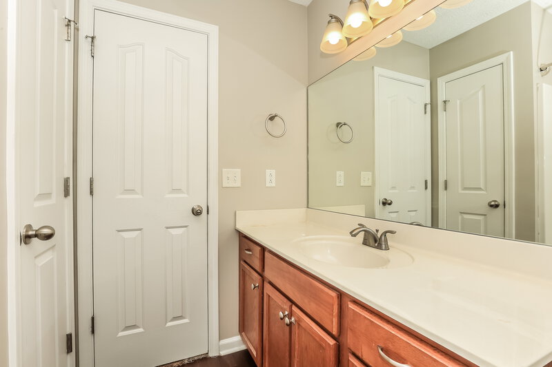 1,845/Mo, 2219 Cason Trl Murfreesboro, TN 37128 Bathroom View