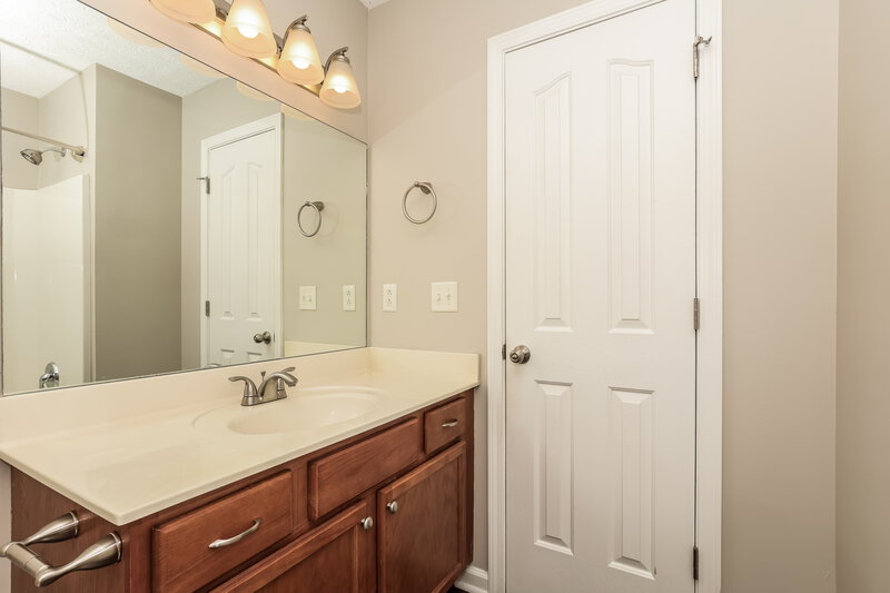 1,845/Mo, 2219 Cason Trl Murfreesboro, TN 37128 Bathroom View 3