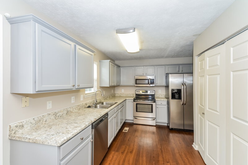 2,385/Mo, 128 Louann Ln Hendersonville, TN 37075 Kitchen View
