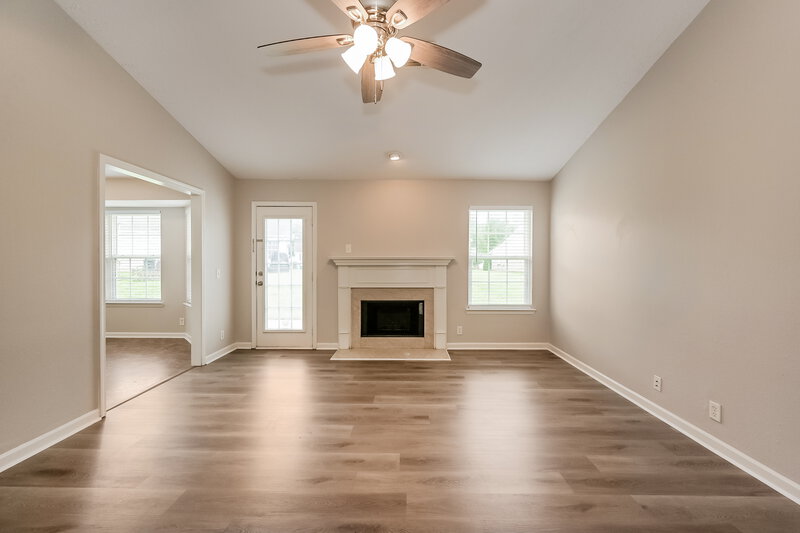 1,935/Mo, 1413 Chesterbrook Ct Antioch, TN 37013 Living Room View