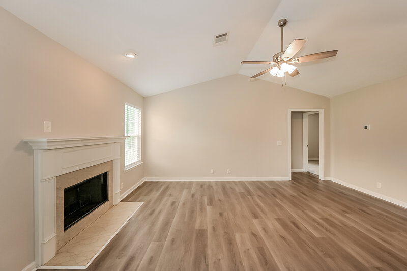 1,935/Mo, 1413 Chesterbrook Ct Antioch, TN 37013 Living Room View 2