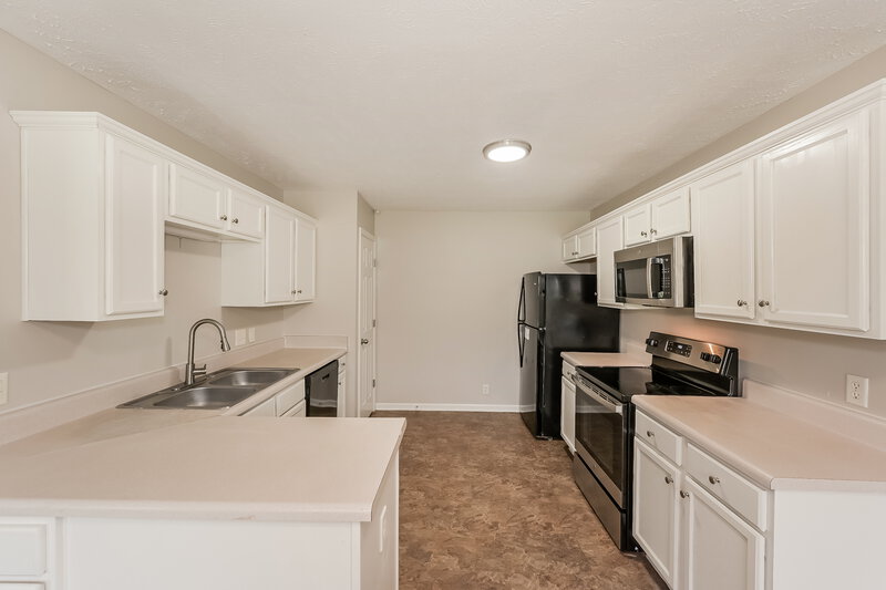 1,935/Mo, 1413 Chesterbrook Ct Antioch, TN 37013 Kitchen View 2