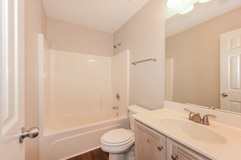 1,935/Mo, 1413 Chesterbrook Ct Antioch, TN 37013 Bathroom View