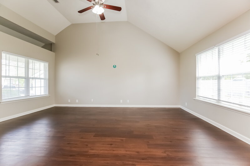 2,940/Mo, 8632 Lawson Dr Antioch, TN 37013 Living Room View