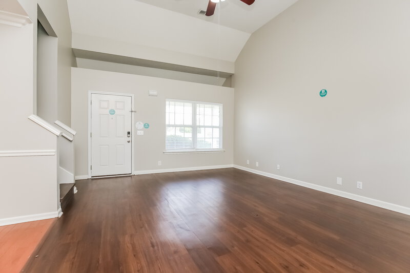 2,940/Mo, 8632 Lawson Dr Antioch, TN 37013 Living Room View 2