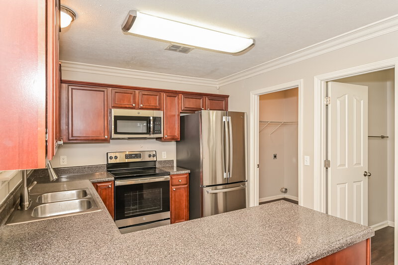 1,985/Mo, 8632 Lawson Dr Antioch, TN 37013 Kitchen View 2