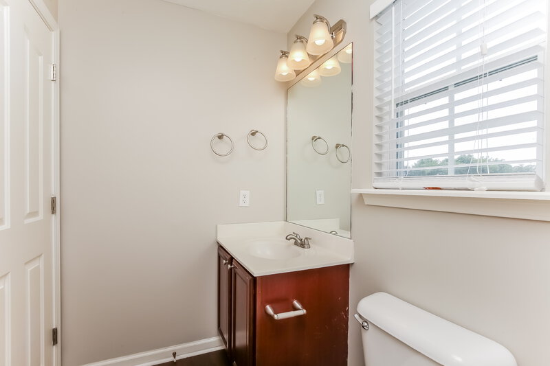 2,940/Mo, 8632 Lawson Dr Antioch, TN 37013 Bathroom View 2