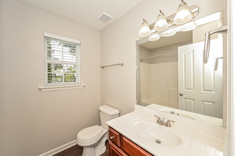 1,985/Mo, 8632 Lawson Dr Antioch, TN 37013 Bathroom View