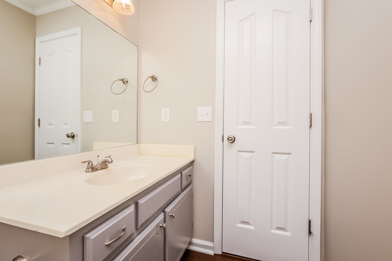 1,945/Mo, 1179 Everton Dr Murfreesboro, TN 37128 Main Bathroom View 2